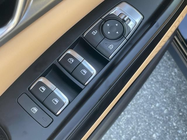 Certified 2024 Kia Carnival LX FWD image 22