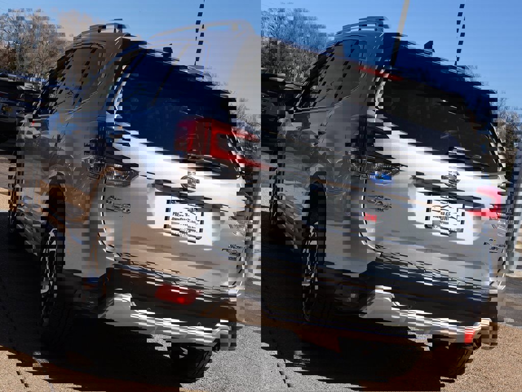 Used 2024 Subaru Forester Touring w/ Convenience Package image 4