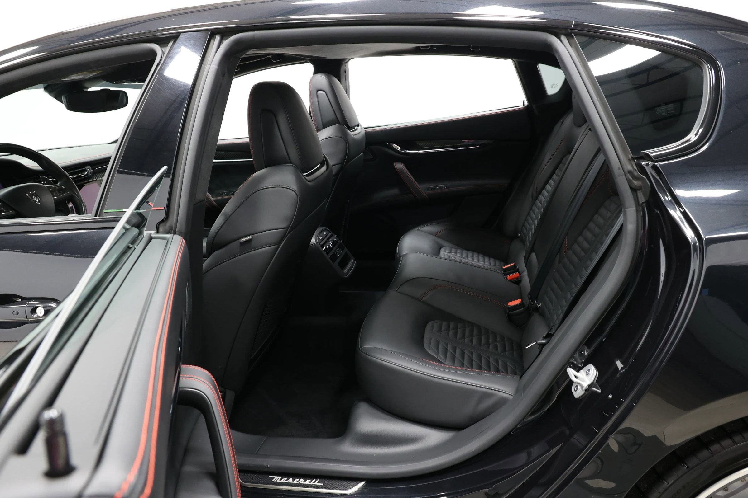 Used 2022 Maserati Quattroporte Trofeo image 54