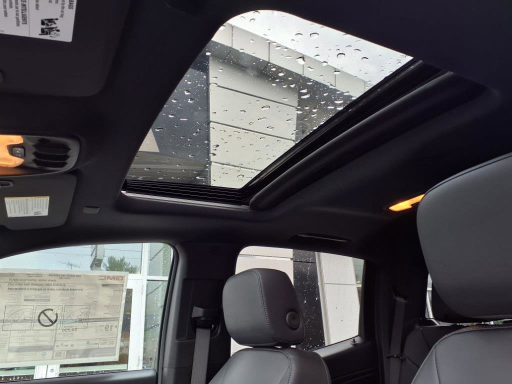 New 2025 GMC Canyon Elevation w/ Convenience Package image 9