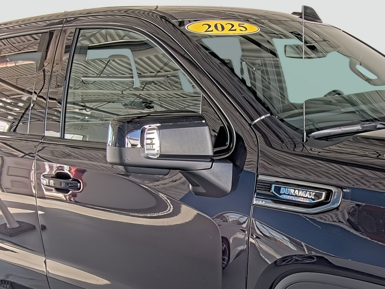 Used 2025 GMC Sierra 1500 AT4 image 17