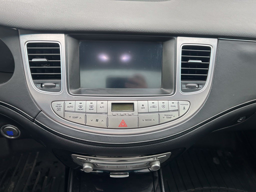 Used 2014 Hyundai Genesis 5.0 R-Spec RWD image 19