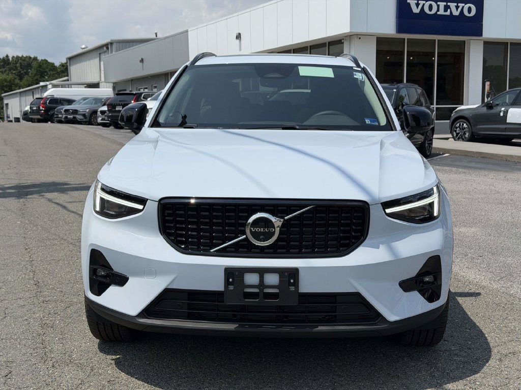 New 2026 Volvo XC40 B5 Plus w/ Protection Package Premier AWD/4WD image 23