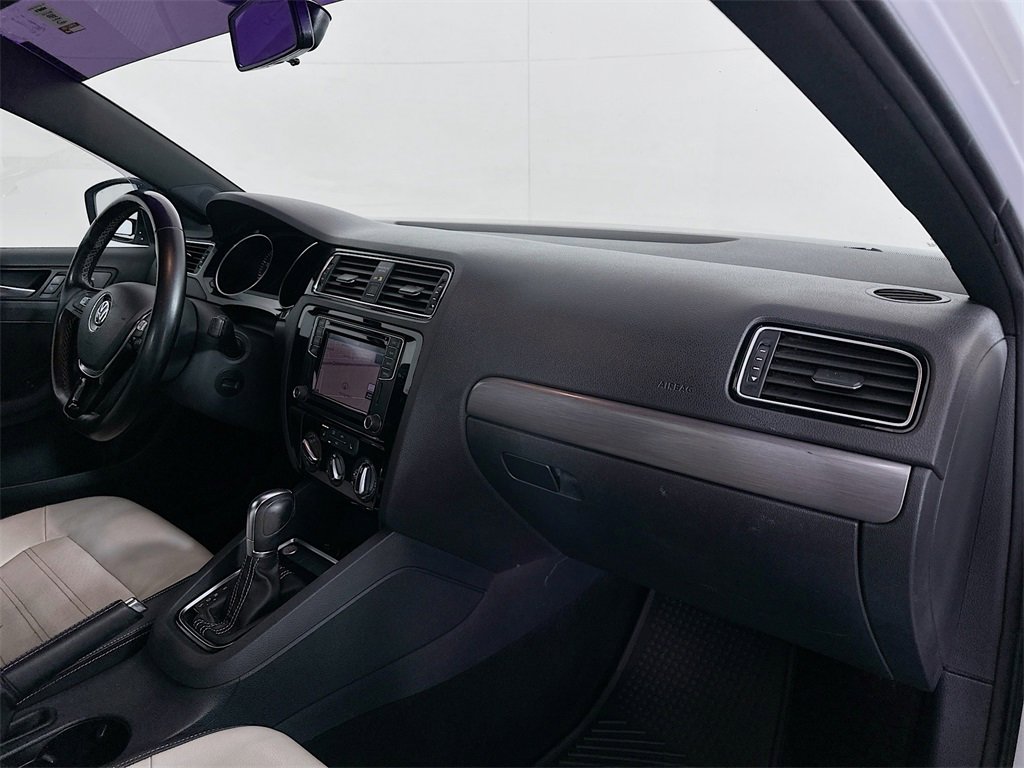 Used 2016 Volkswagen Jetta Sport image 28