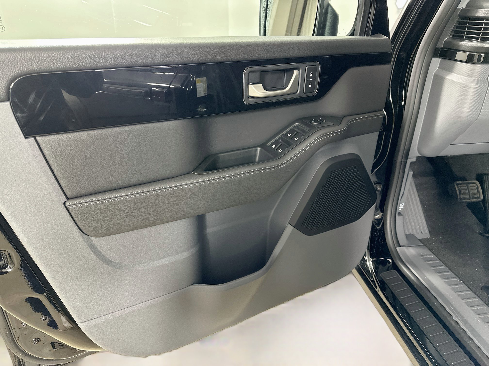 New 2026 INEOS Grenadier Station Wagon AWD/4WD image 16
