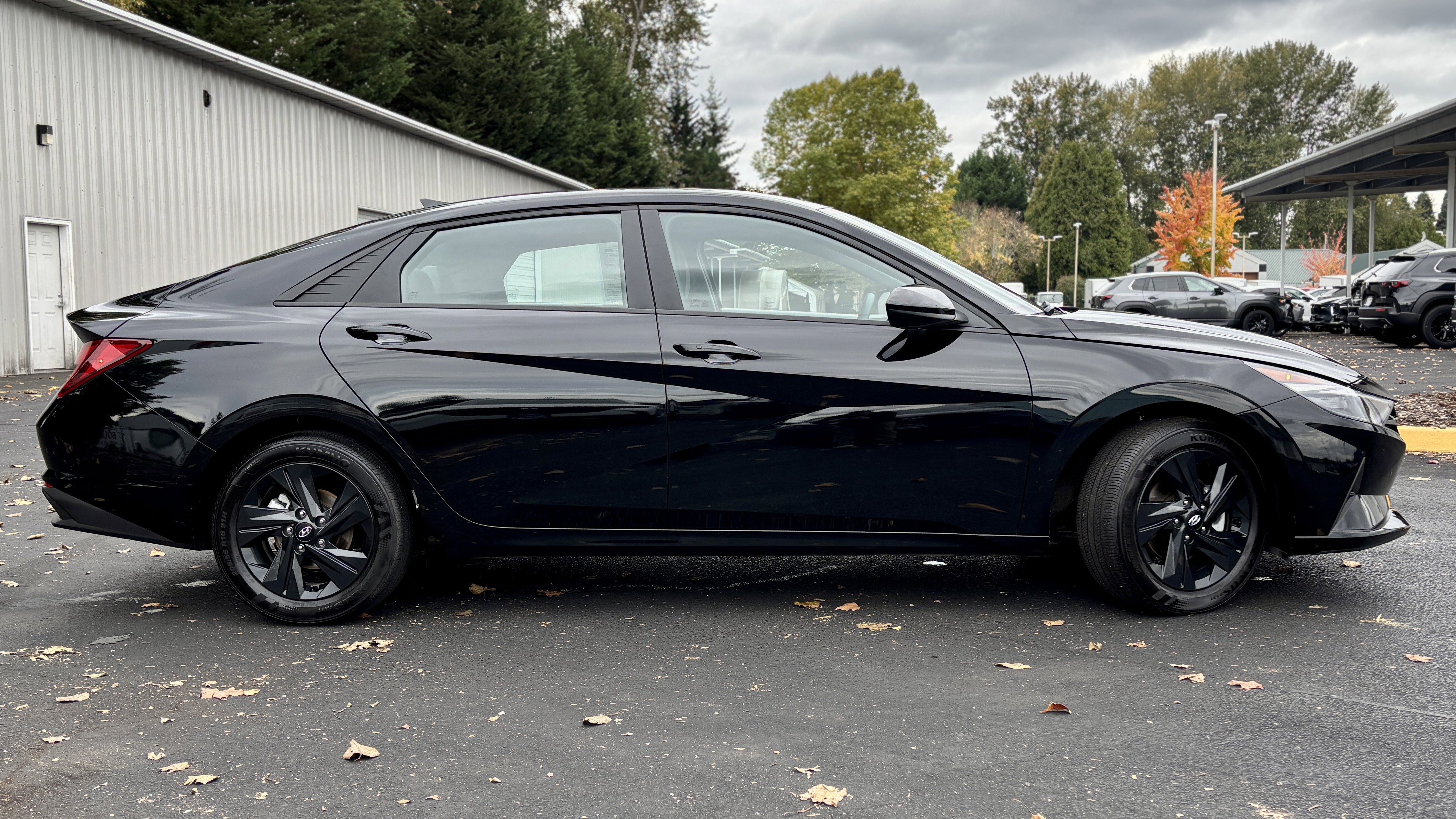 Used 2023 Hyundai Elantra SEL w/ Cargo Package image 5