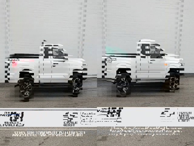 Used 2021 Toyota Tacoma SR image 3