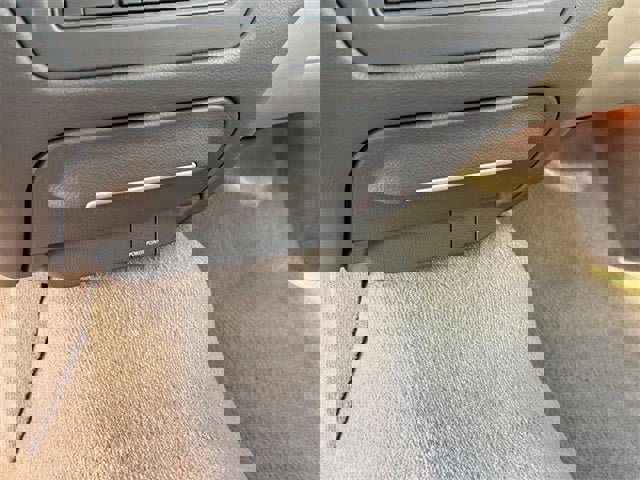 Used 2007 Lincoln Town Car Signature Limited image 23