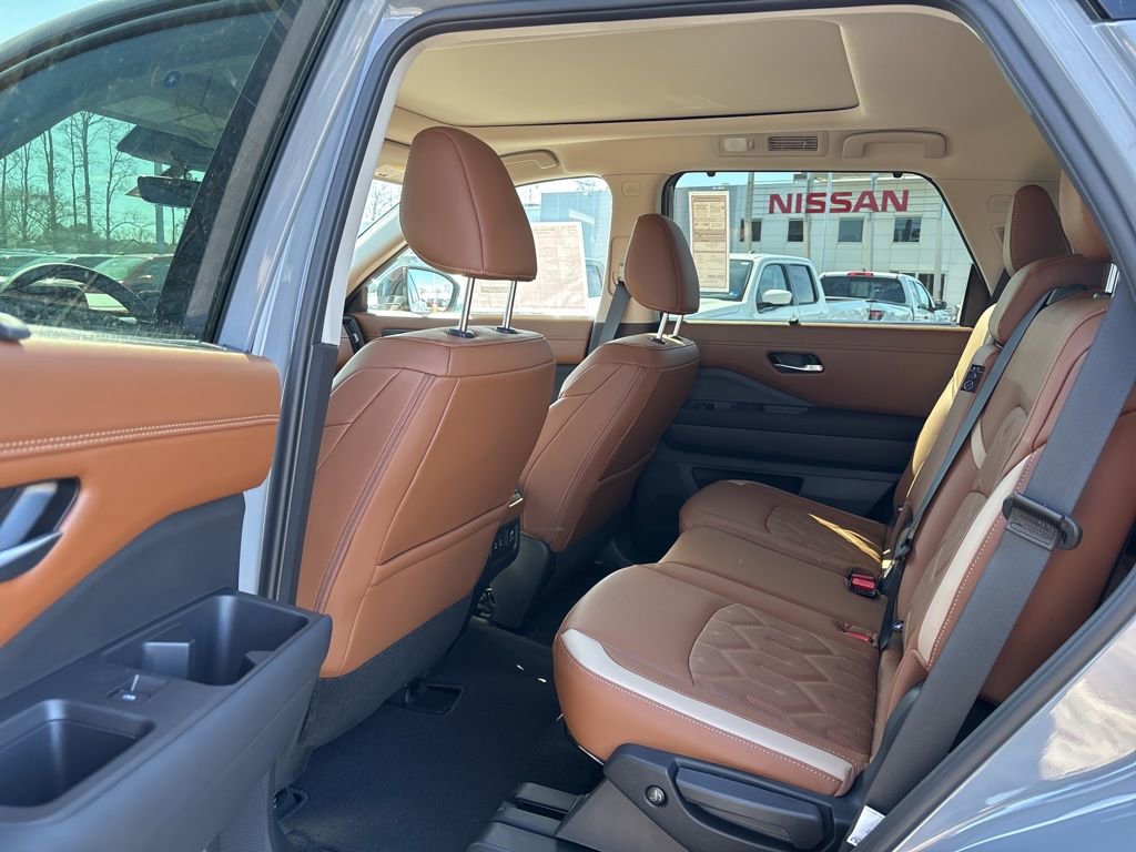 New 2026 Nissan Pathfinder Platinum w/ Cargo Package image 15