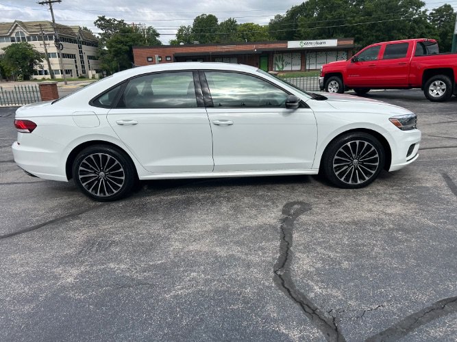 Used 2022 Volkswagen Passat 2.0T FWD image 5