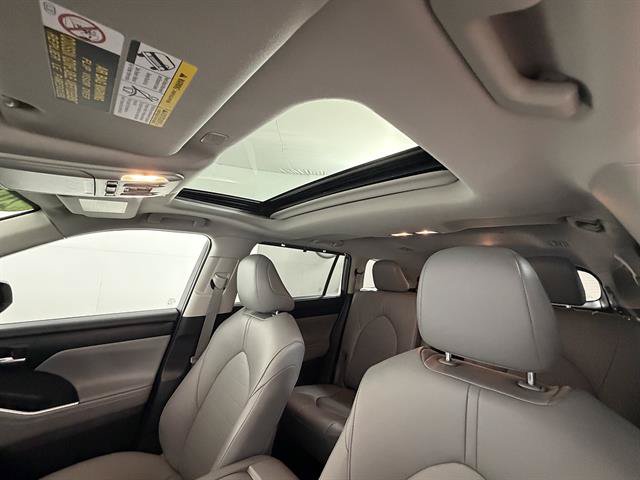 Certified 2026 Toyota Highlander XLE AWD/4WD image 10