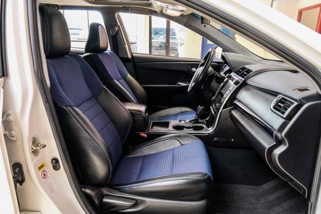 Used 2016 Toyota Camry SE FWD image 29