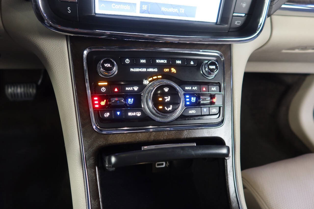 Used 2020 Lincoln Continental Reserve w/ Luxury Package image 22