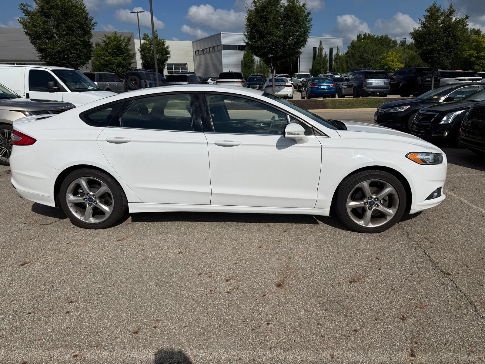 Used 2013 Ford Fusion SE FWD image 4