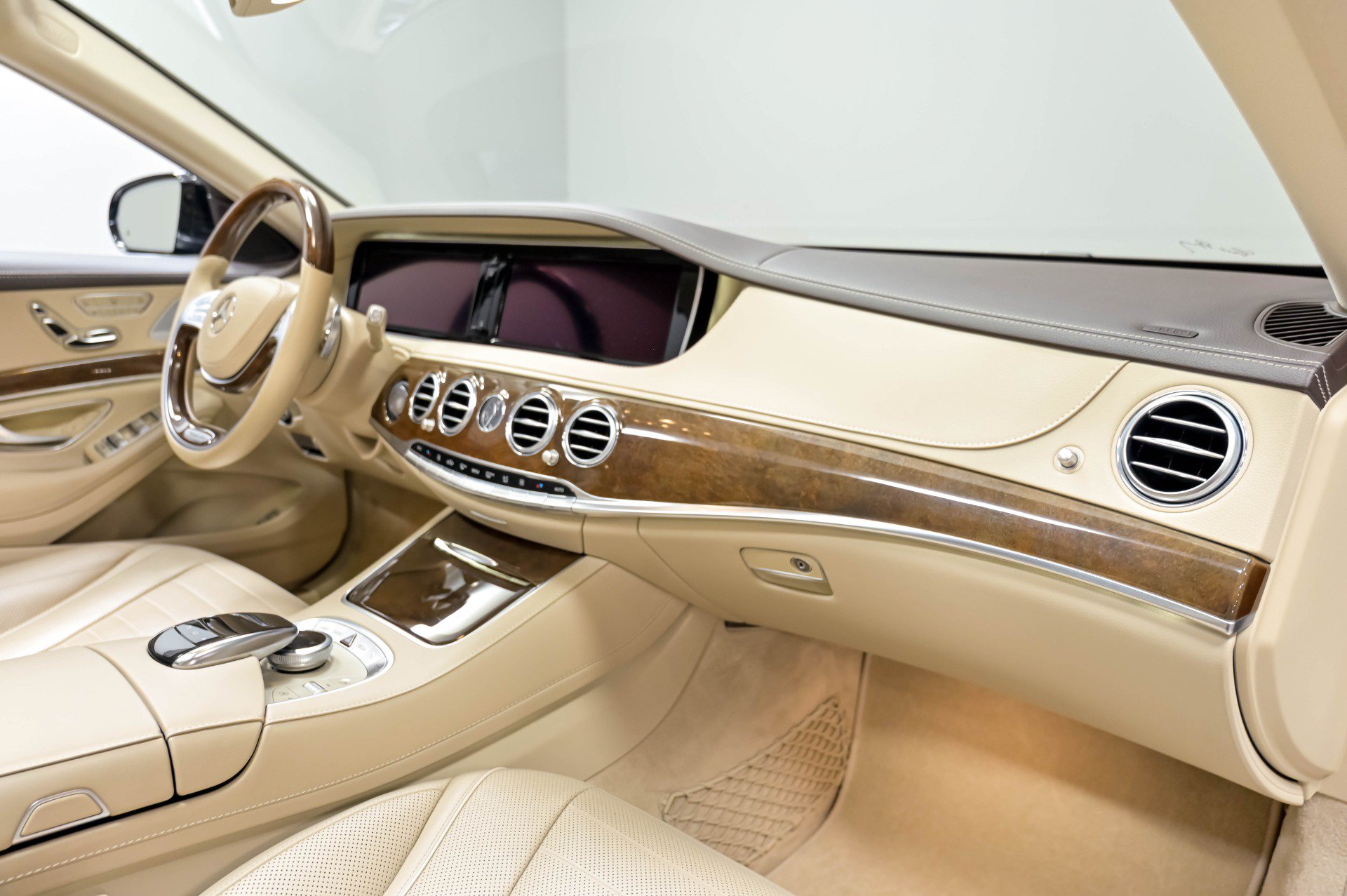 Used 2016 Mercedes-Benz S 550 4MATIC Sedan image 26