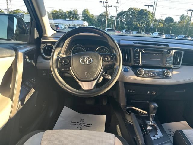 Used 2017 Toyota RAV4 XLE w/ Carpet Mat Package AWD/4WD image 16