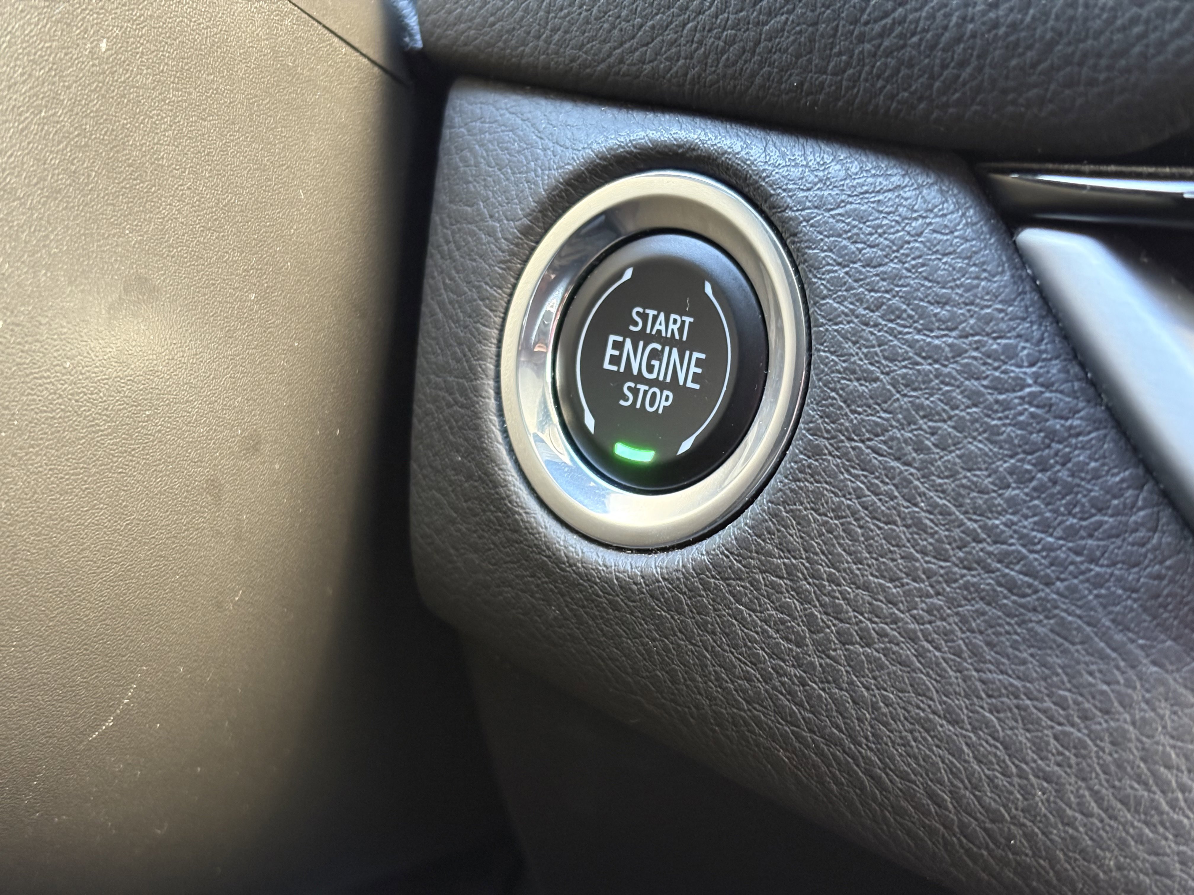 Used 2024 Cadillac XT4 Premium Luxury image 28