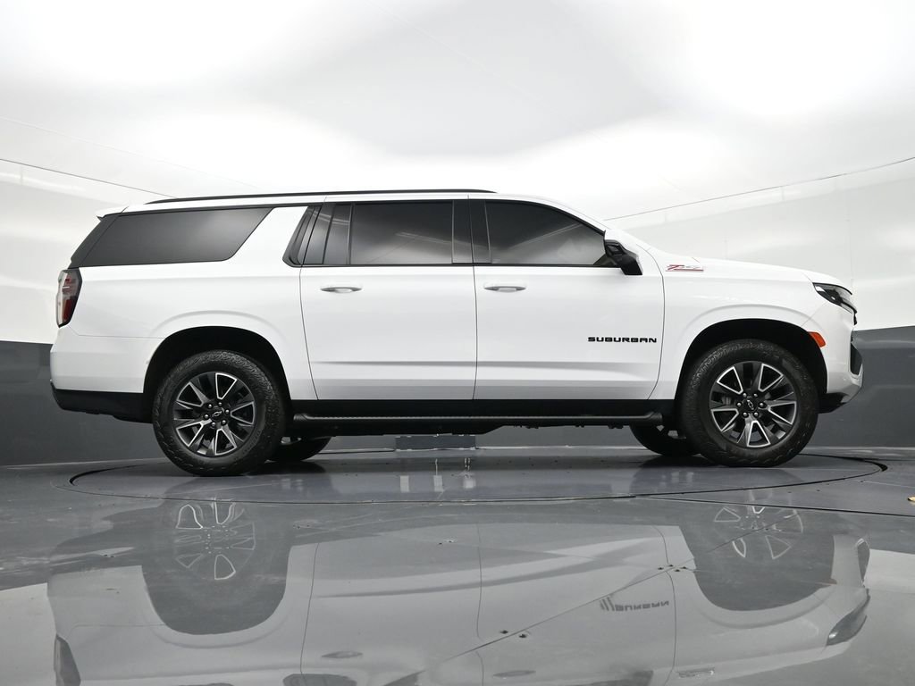 Used 2024 Chevrolet Suburban Z71 w/ Luxury Package image 30