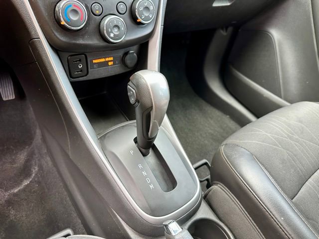 Used 2021 Chevrolet Trax LT FWD image 27