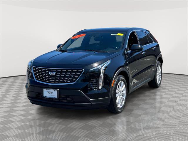 Used 2022 Cadillac XT4 Luxury w/ Cold Weather Package AWD/4WD image 3