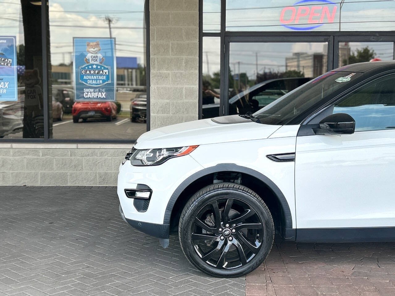Used 2017 Land Rover Discovery Sport HSE AWD/4WD image 97
