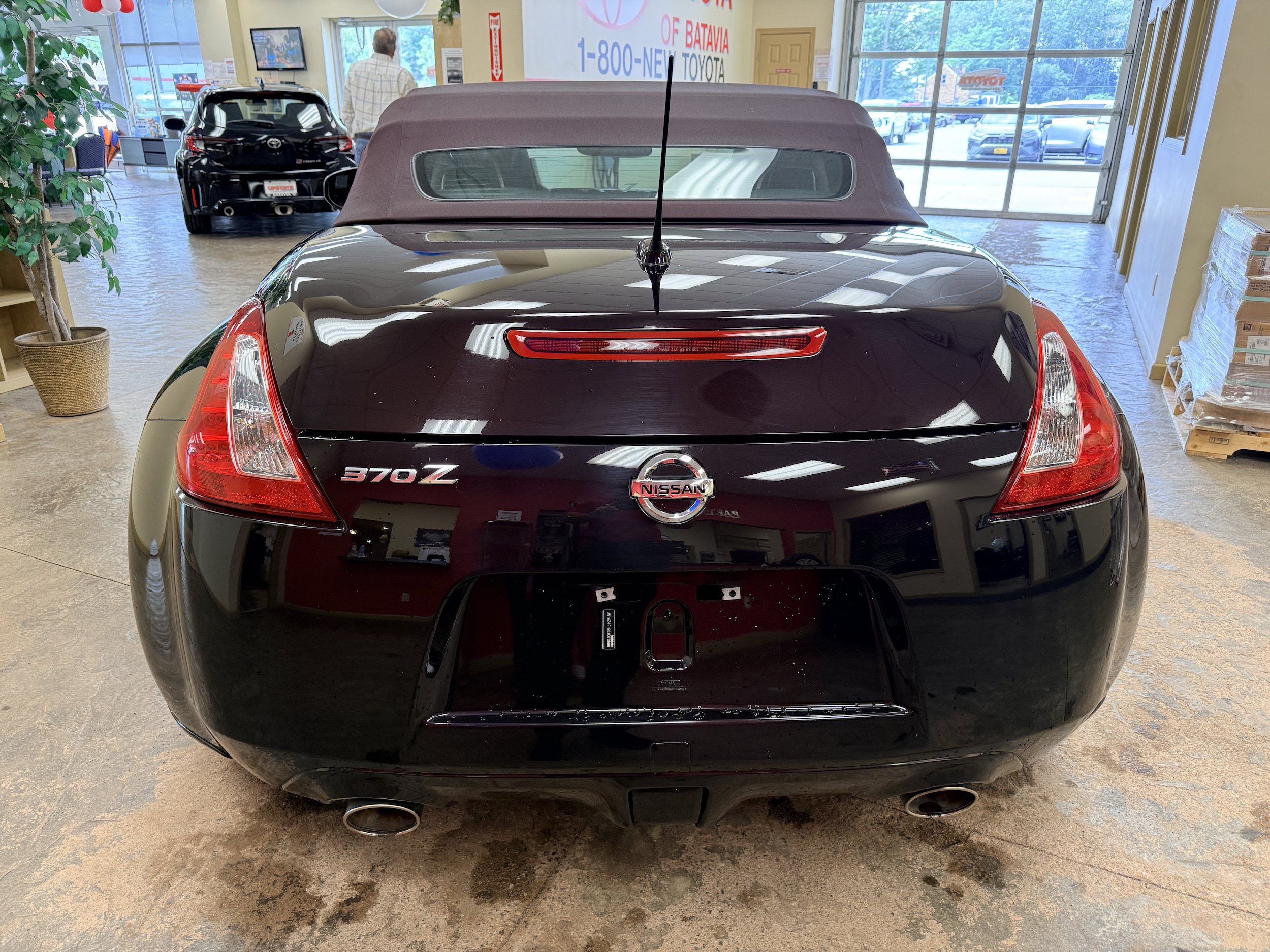 Used 2012 Nissan 370Z Touring RWD image 22