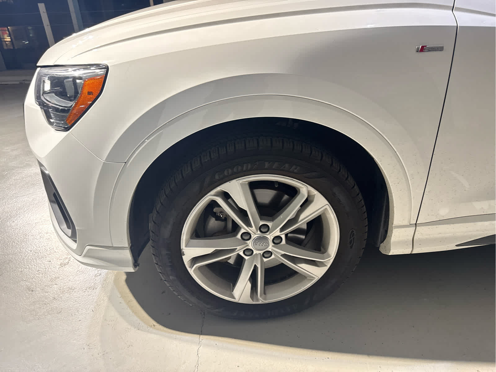 Used 2020 Audi Q3 2.0T Premium w/ Convenience Package AWD/4WD image 5