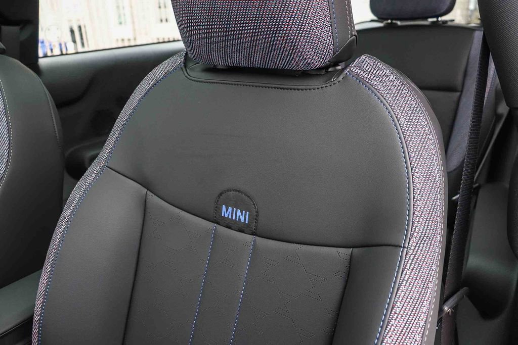 New 2026 MINI Cooper 2-Door Hardtop image 27