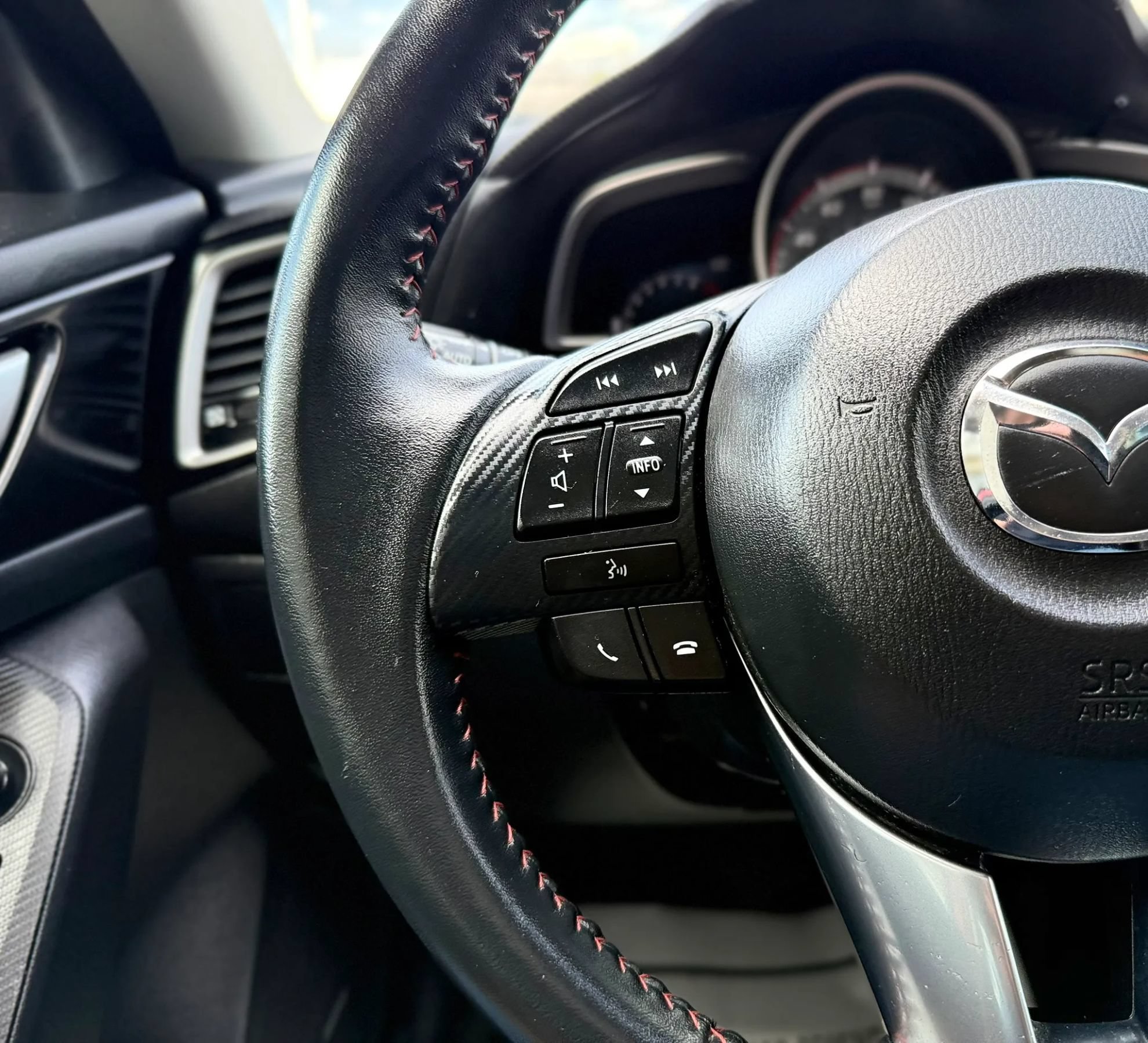 Used 2016 MAZDA MAZDA3 i Touring w/ Popular Equipment Package FWD image 14