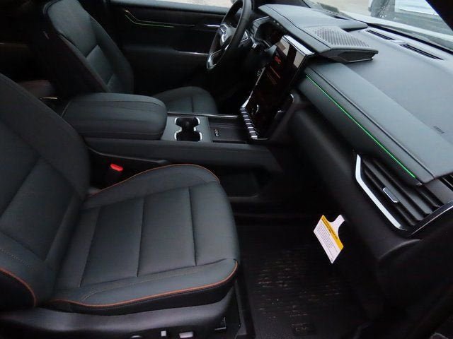 New 2026 GMC Acadia AT4 w/ Luxury Package AWD/4WD image 9
