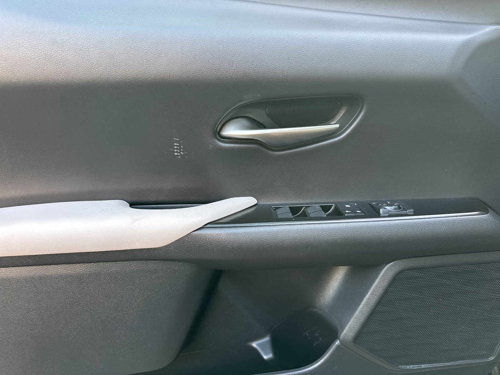 Used 2023 Lexus UX 250h FWD w/ Accessory Package (Z2) image 10