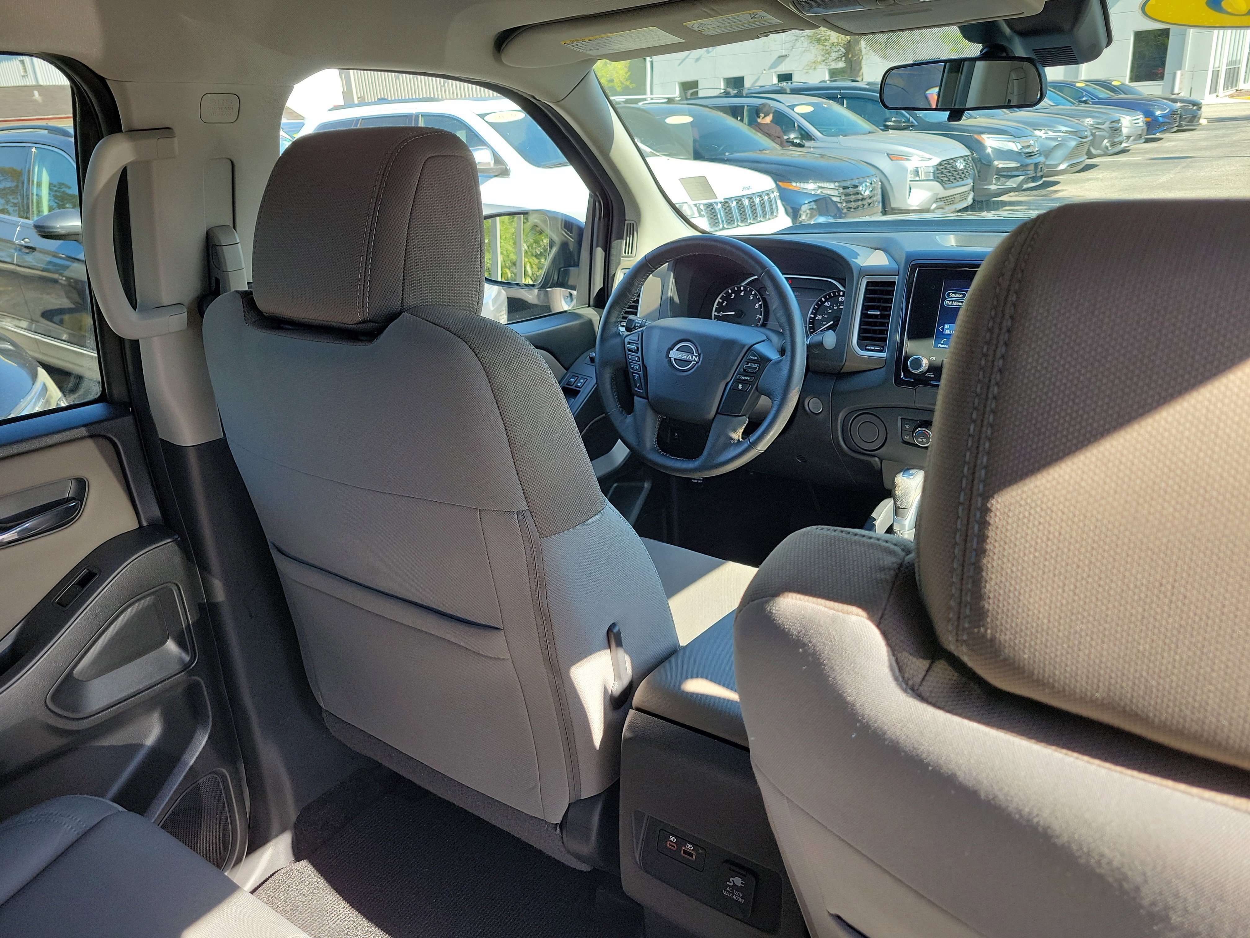 Used 2022 Nissan Frontier SV RWD image 13