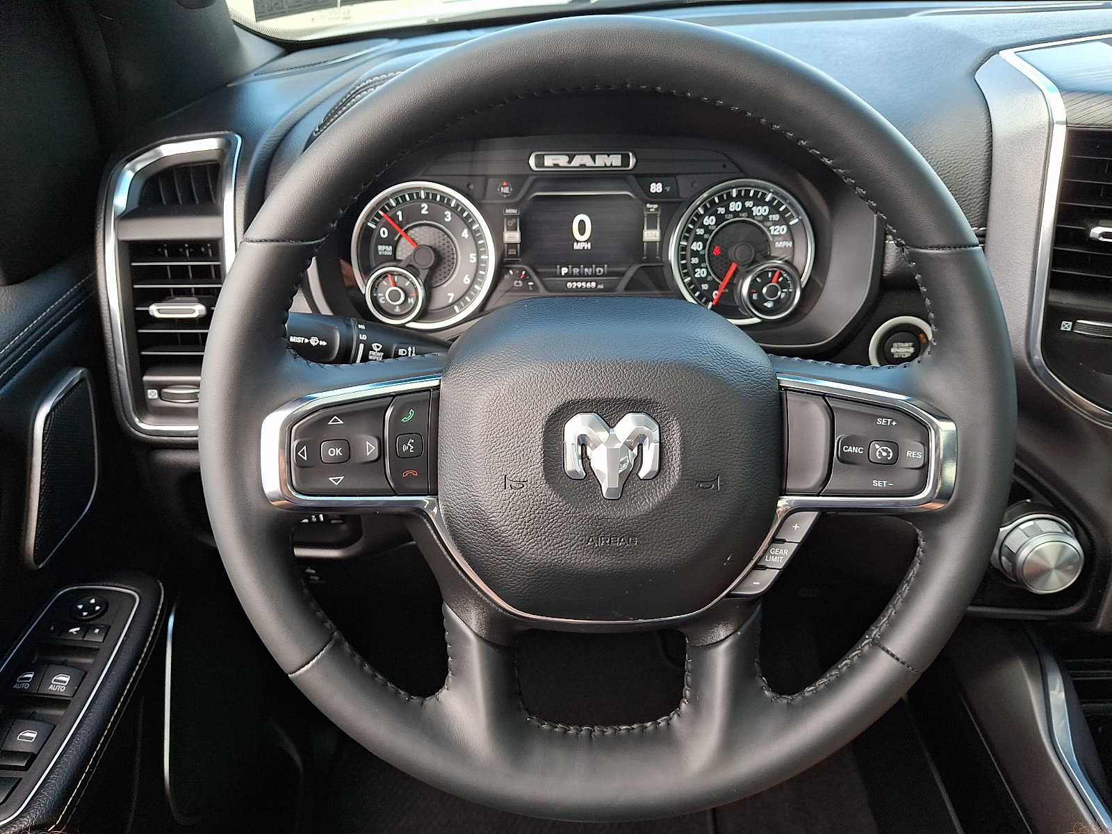 Used 2024 RAM 1500 Laramie AWD/4WD image 22