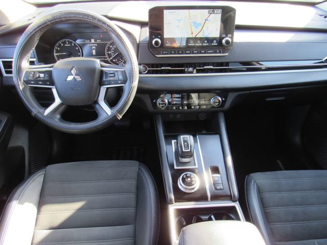 Used 2023 Mitsubishi Outlander SE FWD image 18