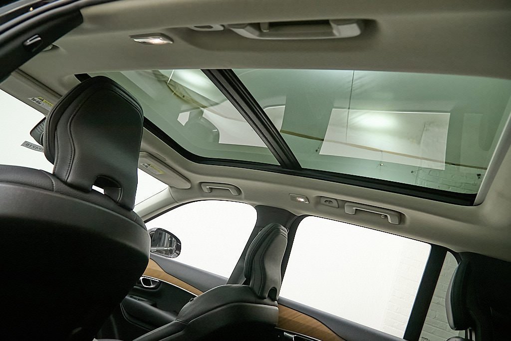 Certified 2023 Volvo XC90 B6 Plus w/ Protection Package Premier image 22