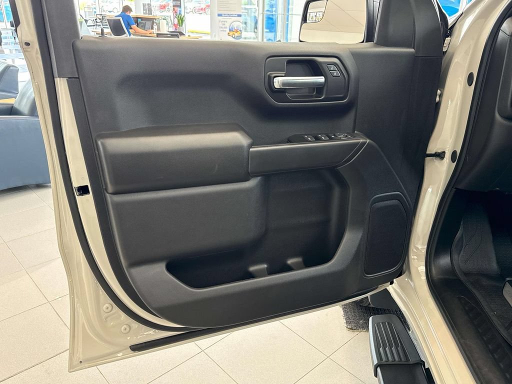 New 2026 Chevrolet Silverado 1500 Custom w/ LPO, Dark Essentials Package AWD/4WD image 8