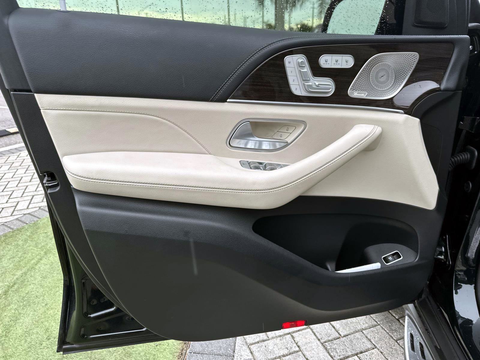 Certified 2025 Mercedes-Benz GLS 580 4MATIC image 17