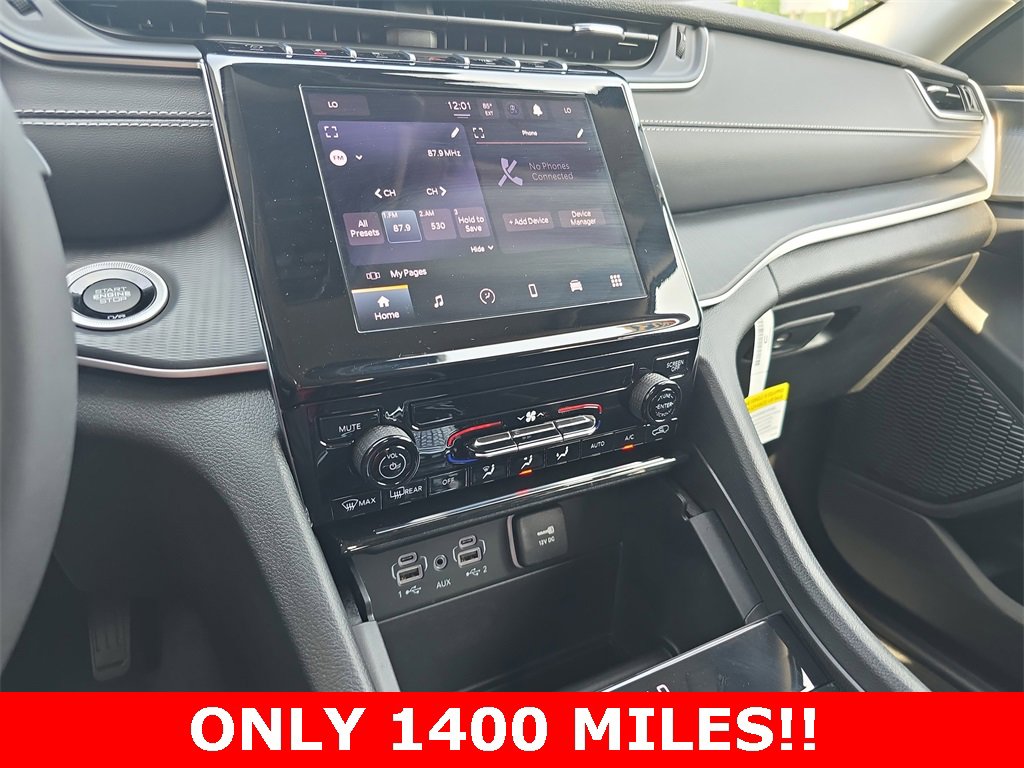 Used 2023 Jeep Grand Cherokee Laredo image 20