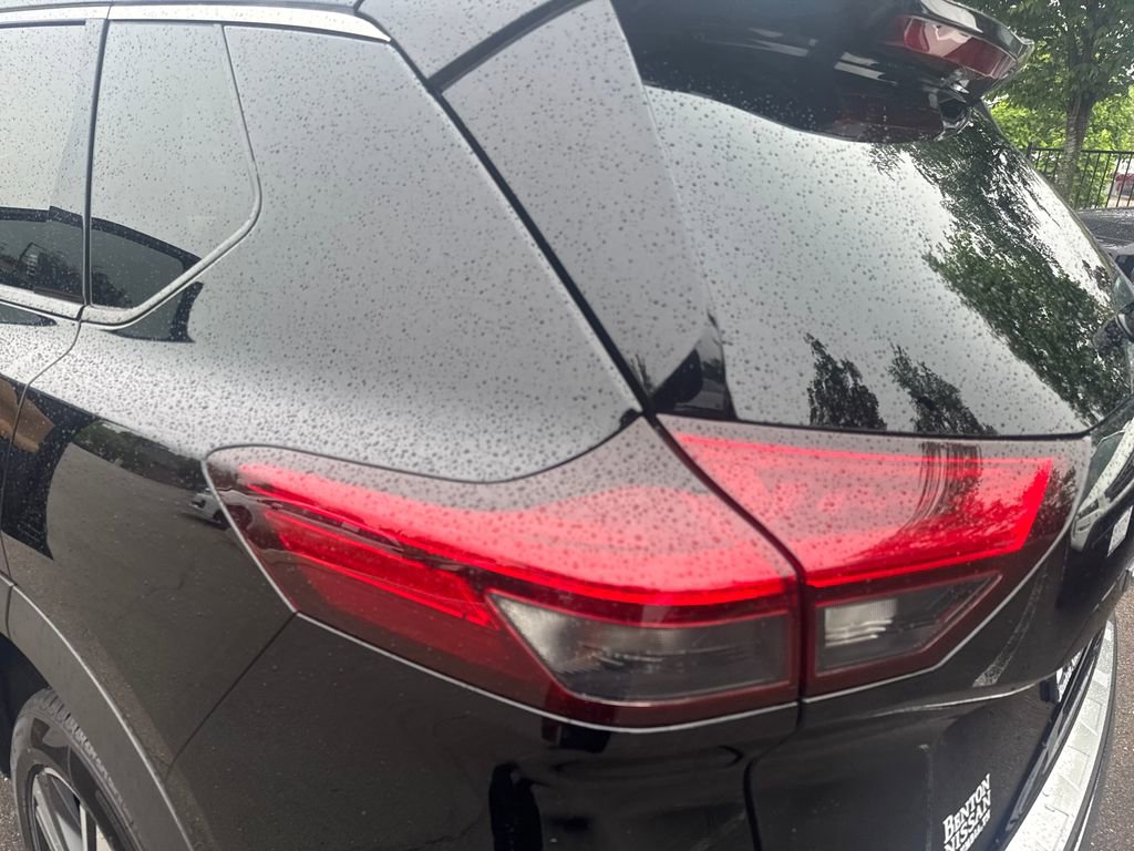 Used 2023 Nissan Rogue Platinum FWD image 39