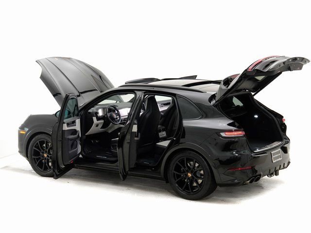 New 2026 Porsche Cayenne GTS image 31