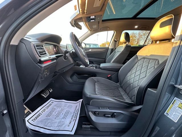 Used 2024 Volkswagen Atlas SEL Premium R-Line image 25