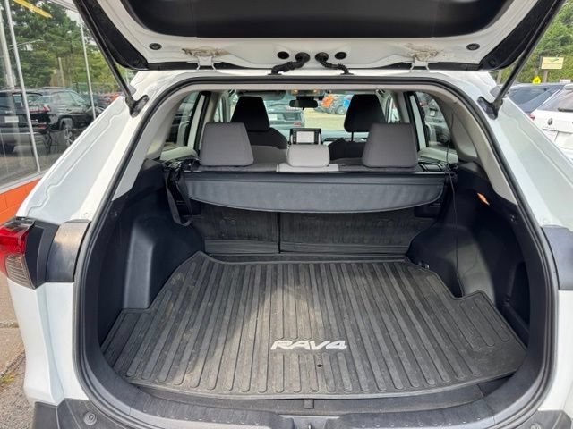Used 2021 Toyota RAV4 XLE w/ XLE Grade Weather Package AWD/4WD image 24