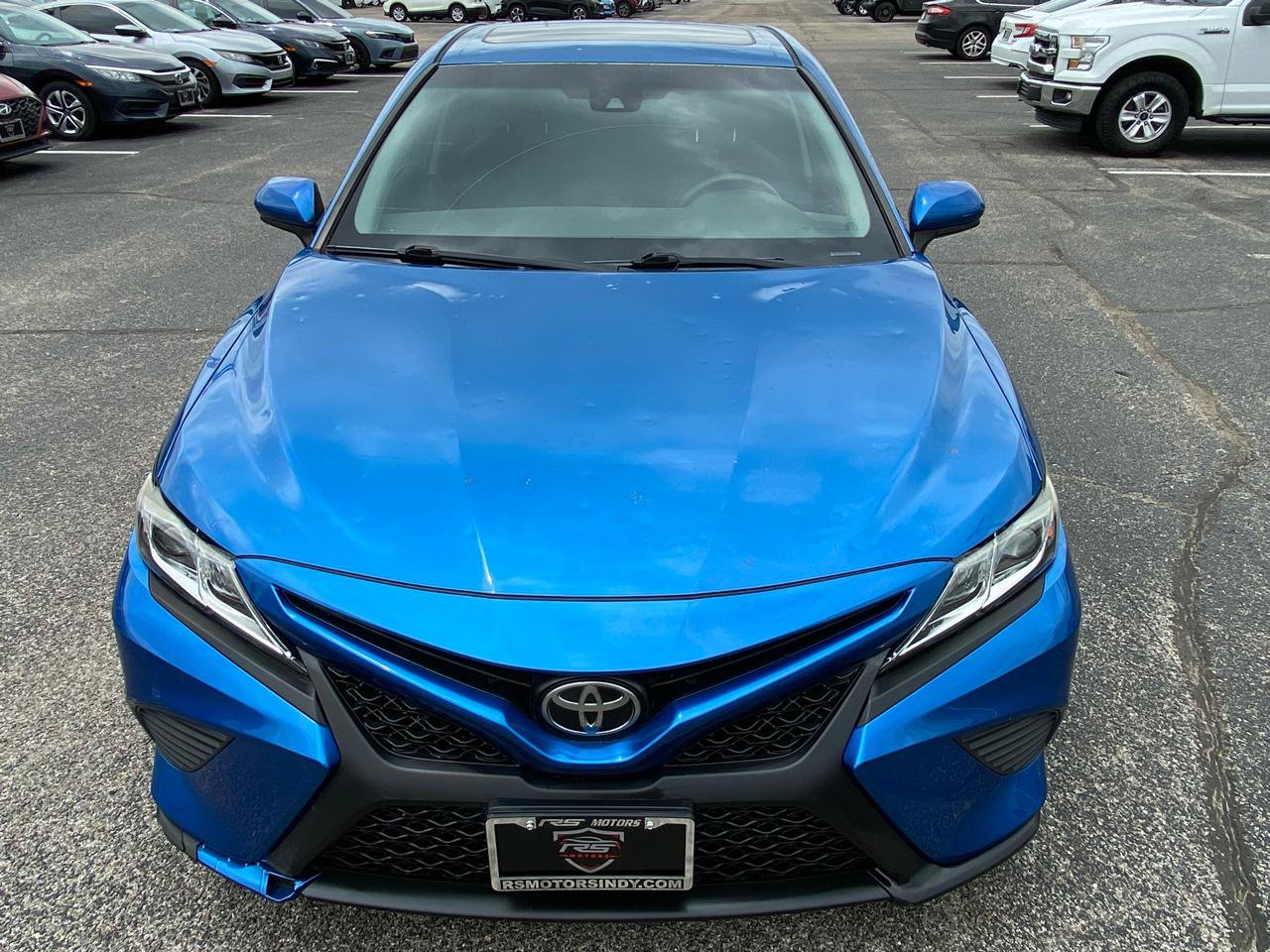 Used 2018 Toyota Camry SE w/ Moonroof Package FWD image 9