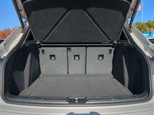 Used 2025 Porsche Macan image 13