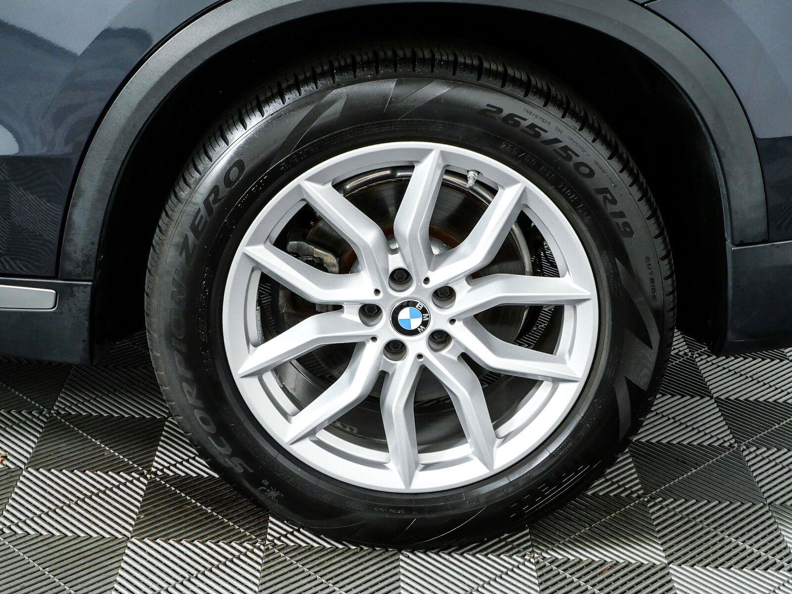 Used 2019 BMW X5 xDrive40i w/ Convenience Package AWD/4WD image 40