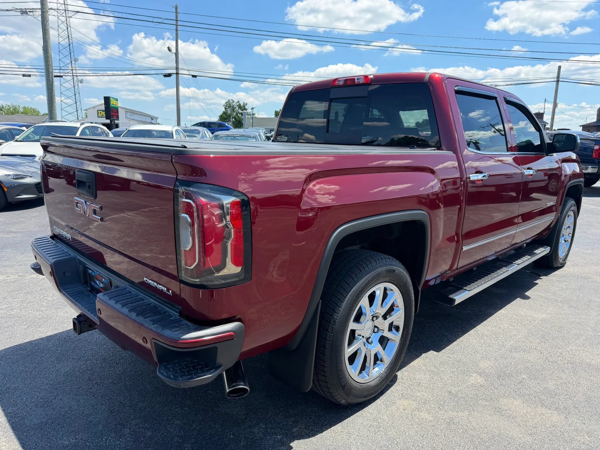 Used 2016 GMC Sierra 1500 Denali w/ Enhanced Driver Alert Package AWD/4WD image 3