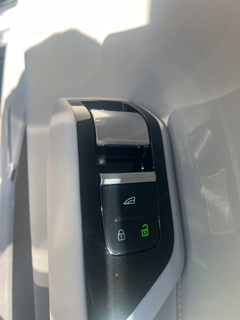 New 2025 Volvo EX90 Ultra w/ Protection Package Premier image 31