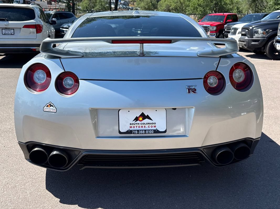 Used 2016 Nissan GT-R Premium AWD/4WD image 6