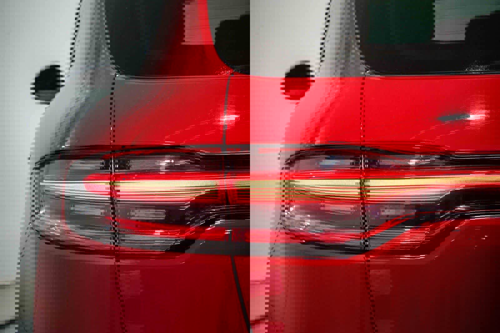 Used 2024 Porsche Macan image 9