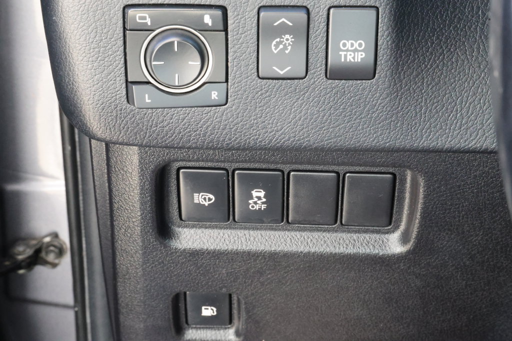 Used 2016 Lexus GX 460 w/ Premium Package AWD/4WD image 16